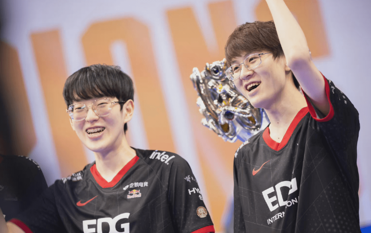 最新游戏攻略关于半决赛巅峰对决！海滨独角兽队击败剑门鲨队队，电竞赛场再起波澜；精神属性拉满的信息