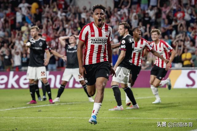 游戏攻略大全塞维利亚内部会议纪要流出：今晚战术微调，荷甲使命明确，训练强度显著提升(塞维利亚球员名单)