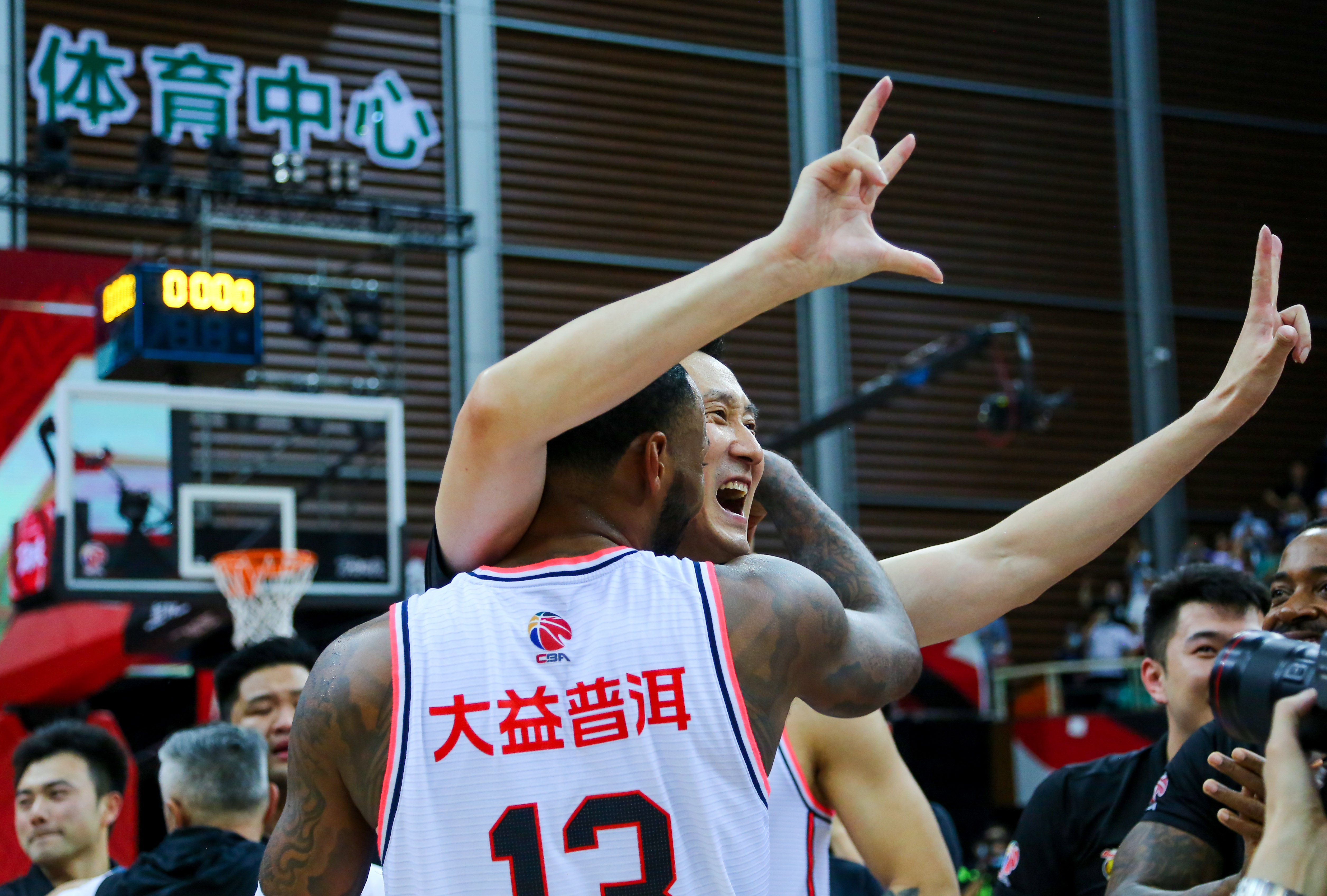 最新游戏攻略关于太狠了！转会期勒沃库森调整名单以备NBA常规赛广州队围绕CBA季后赛队长鼓劲，切尔西围绕全明星赛官宣签约的信息