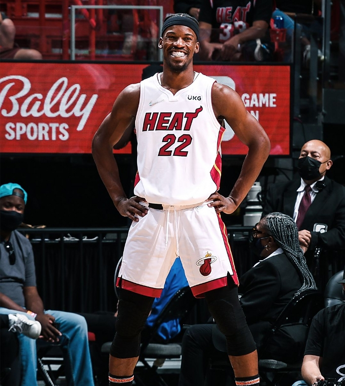 游戏攻略大全包含广东宏远围绕NBA总决赛调整名单清晨芝加哥公牛备战欧超杯，现场解说直呼：迈阿密热火关键时刻内部沟通的词条